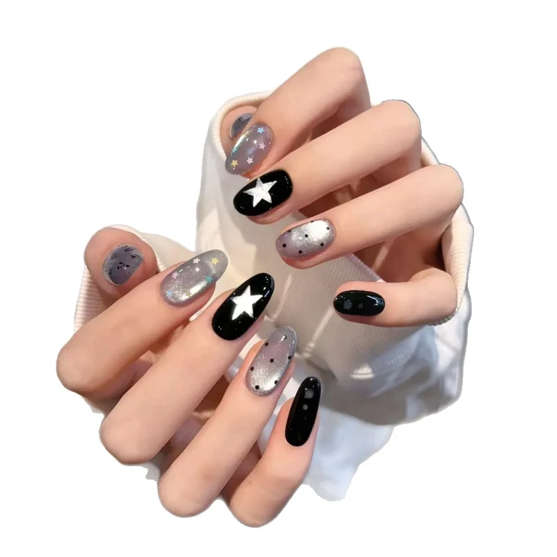 Künstlerische Sternenhimmel Nagelkunst