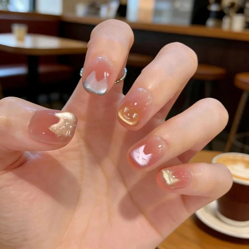 Künstlerische Minimalistische Nagelkunst