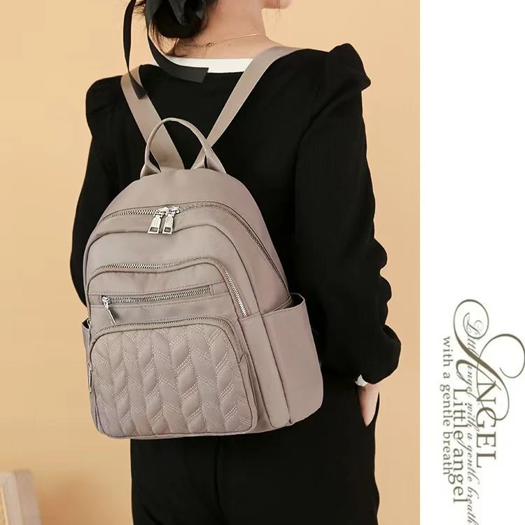 Stylische gesteppte Rucksack Karnz