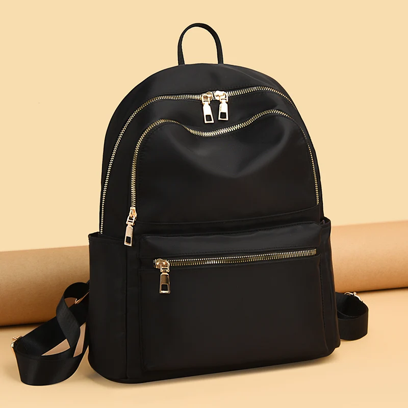 Stylischer Multi-Zip Rucksack Karnz