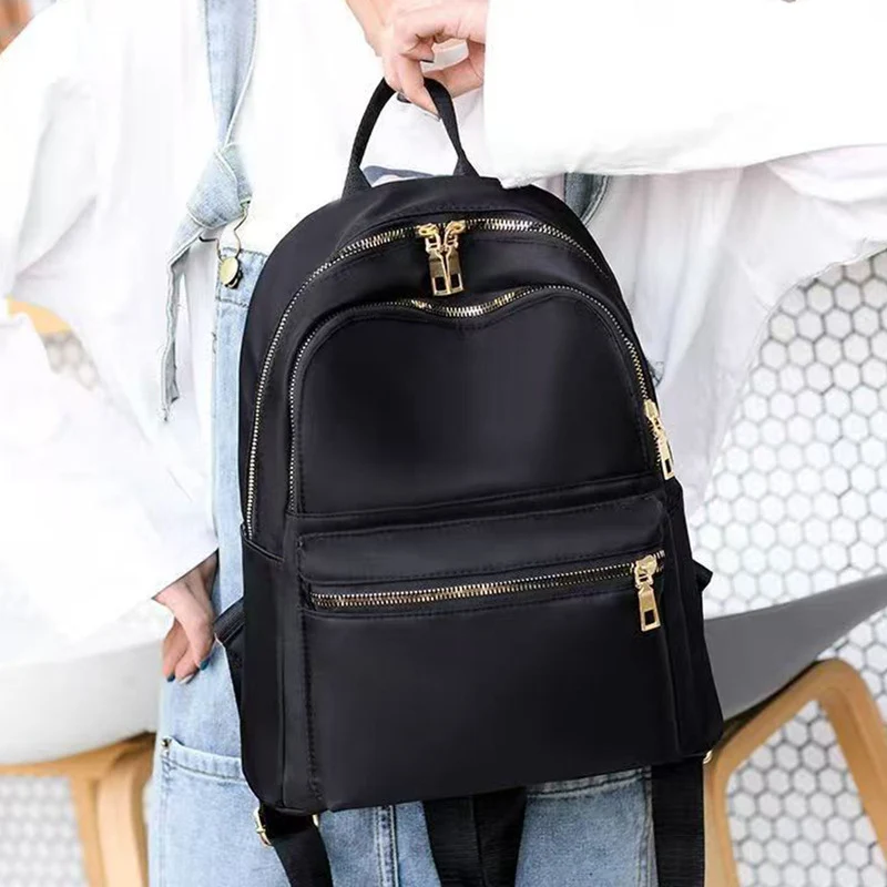 Stylischer Multi-Zip Rucksack Karnz