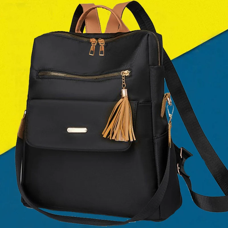 Multifunktionaler Rucksack mit dekorativem Quast Karnz