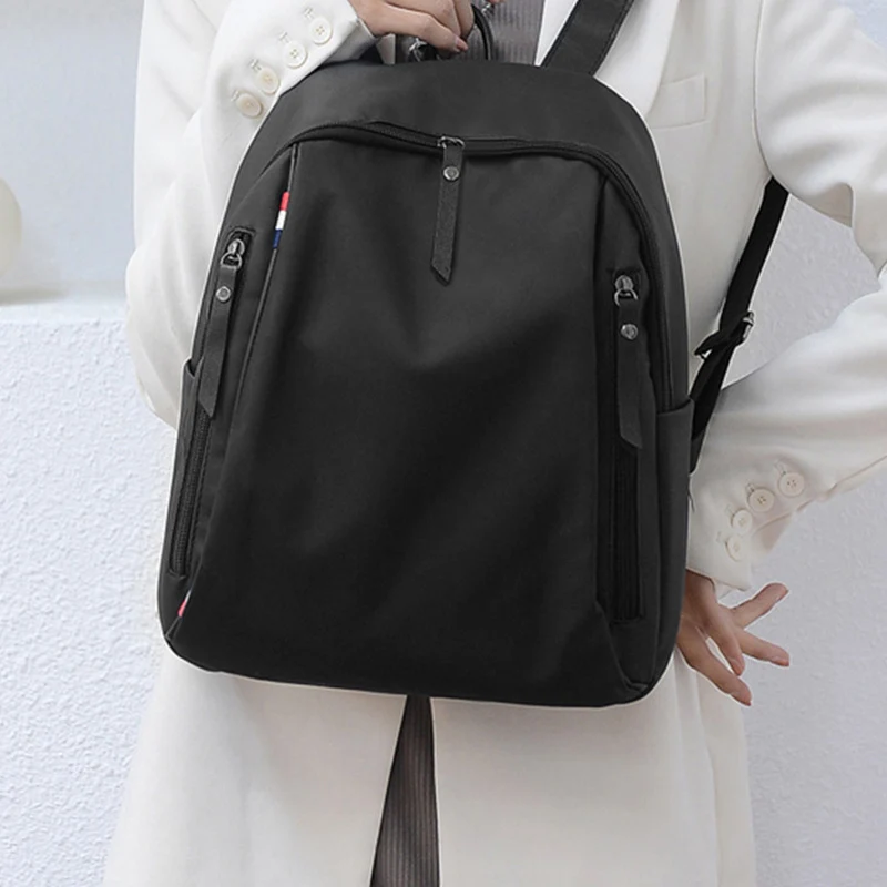 Zeitgenössischer Reise-Rucksack Karnz