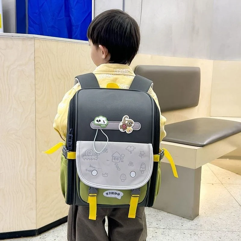 Süßer Cartoon-Charakter Schulrucksack Karnz