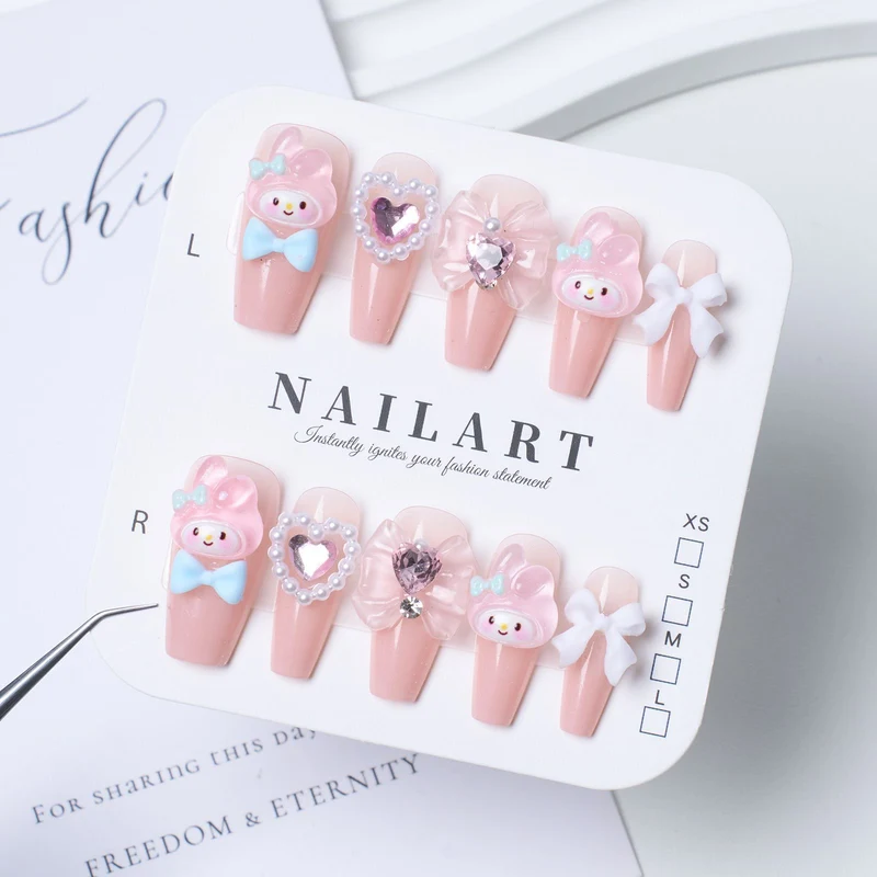 Stylisches Press-On-Nagelset
