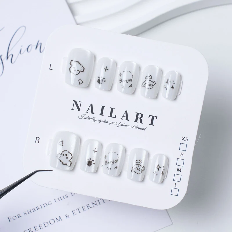 Stylisches Press-On-Nagelset
