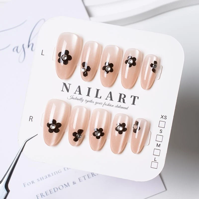 Stylisches Press-On-Nagelset