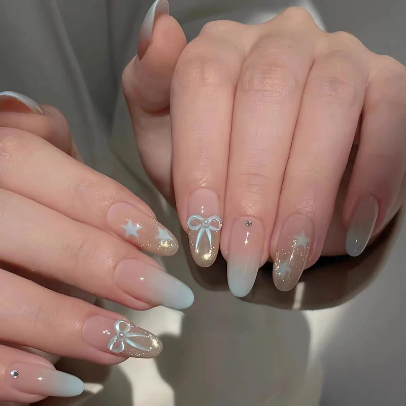 Stylisches dekoratives Press-On-Nagelset