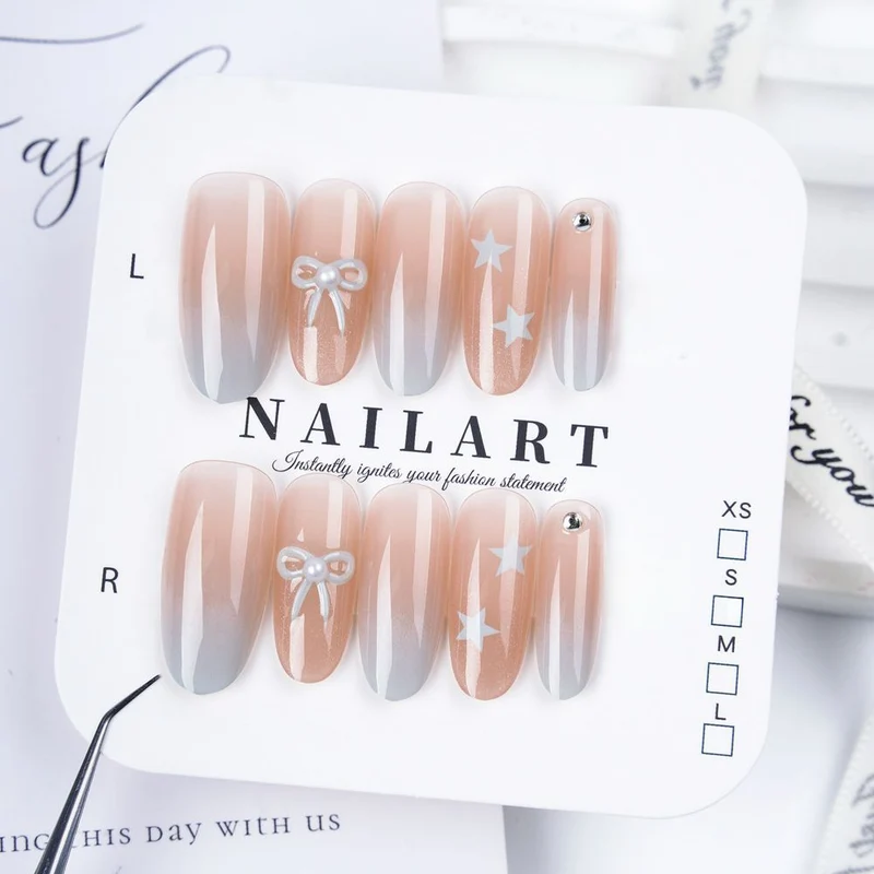 Stylisches dekoratives Press-On-Nagelset
