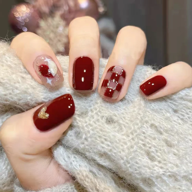 Stylische dekorative Press-On Nagelkunst