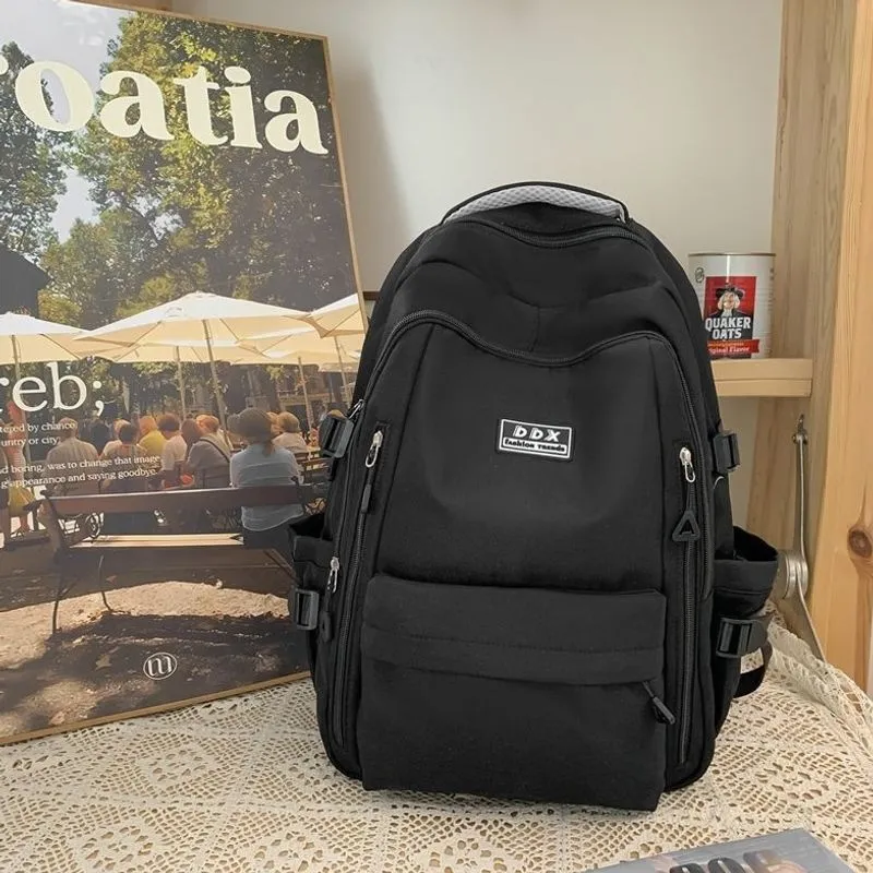 Stylischer Multifunktionsrucksack Karnz