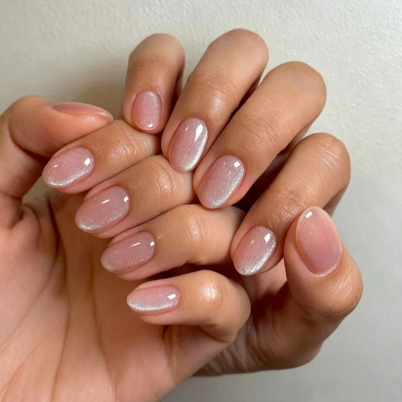 Glamouröse Shimmer Gel-Nagelverstärkungen