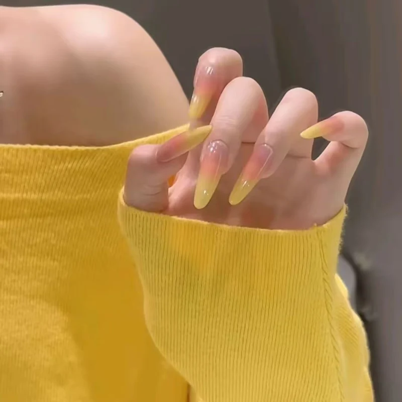Floral Verzierter Press-On-Nagelset