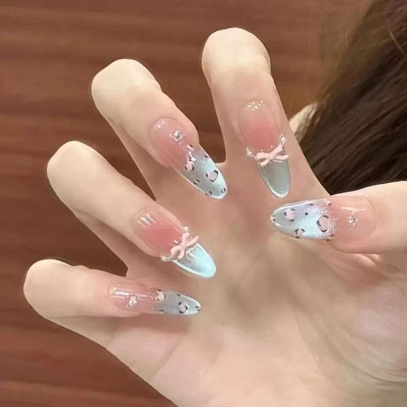 Floral Verzierter Press-On-Nagelset