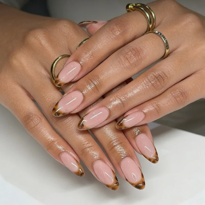 Festliche saisonale Nagelkunstverschönerungen