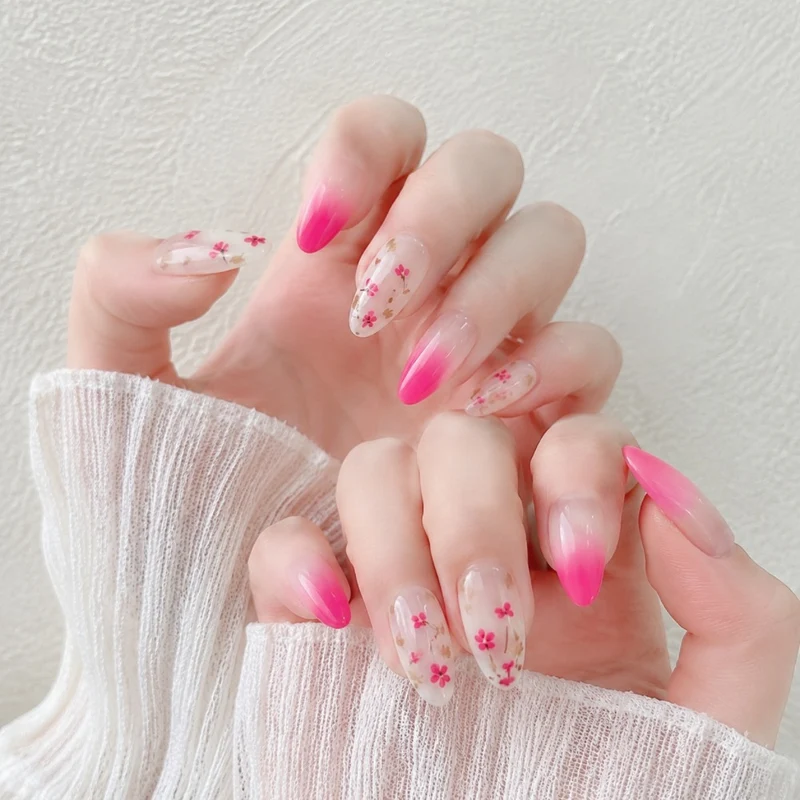 Festliche saisonale Nagelkunstverschönerungen