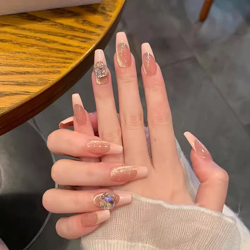 Elegante Press-On Nagelverzierungen