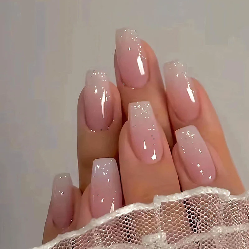 Elegante Ombre-Nagelverlängerungen