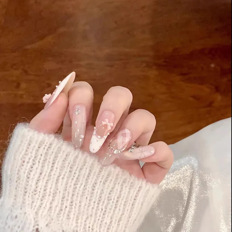 Elegante lange Stiletto-Nagelverstärkungen