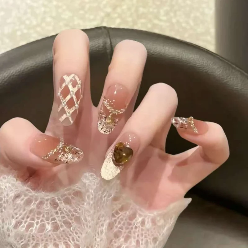 Elegante Glänzende Gel-Nagelverlängerungen
