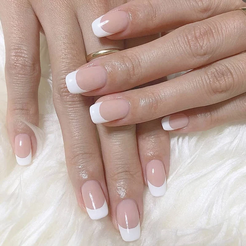 Elegante French Tip Press-On Nails