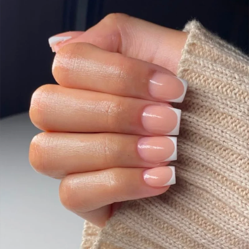 Elegante French Tip Nagelverstärkungen