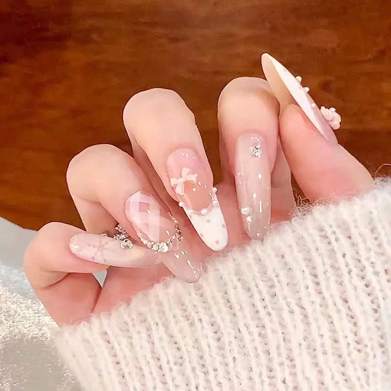 Elegantes, mit einer Schleife verziertes Press-On-Nagel-Set