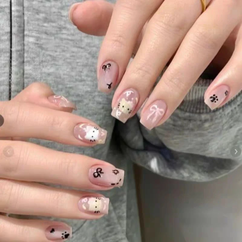 Elegantes, mit einer Schleife verziertes Press-On-Nagel-Set