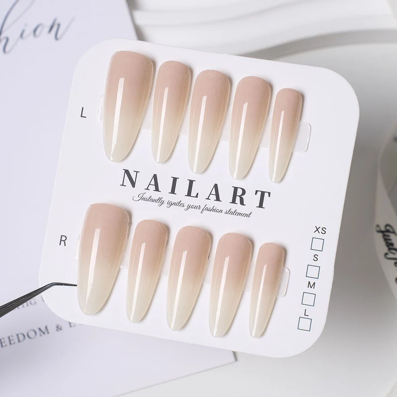 Elegantes, mit einer Schleife verziertes Press-On-Nagel-Set