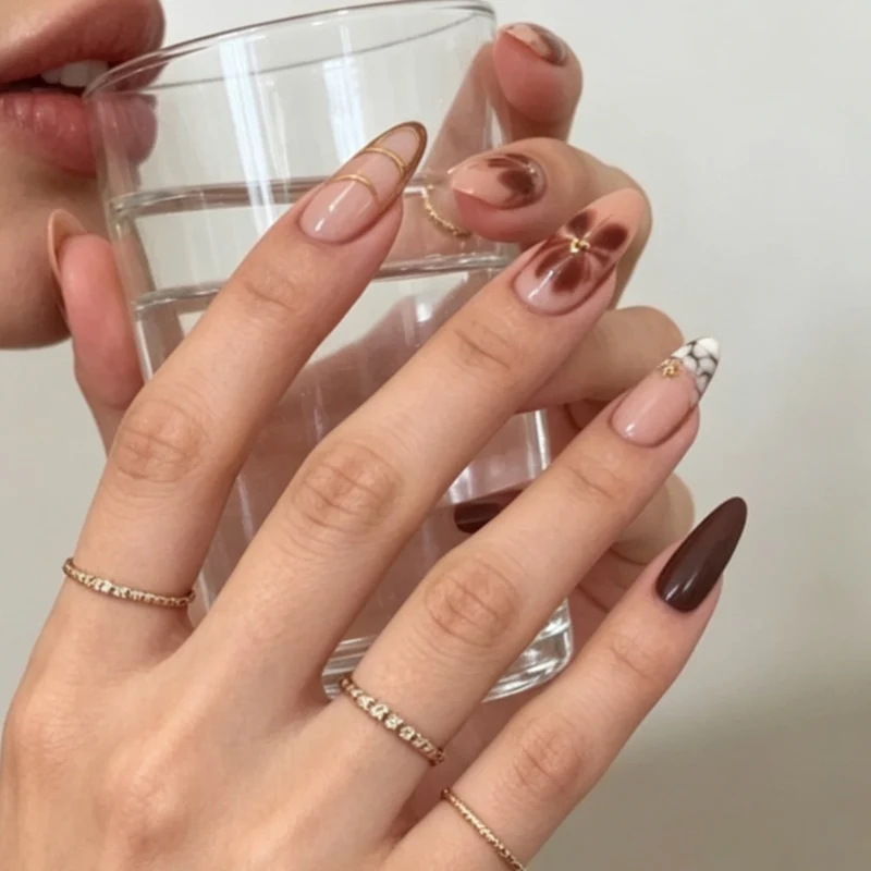Elegante Künstlerische Nagelerweiterungen