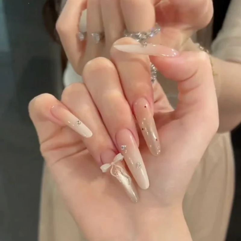 Dekorative Stiletto Press-On Nagelverlängerungen
