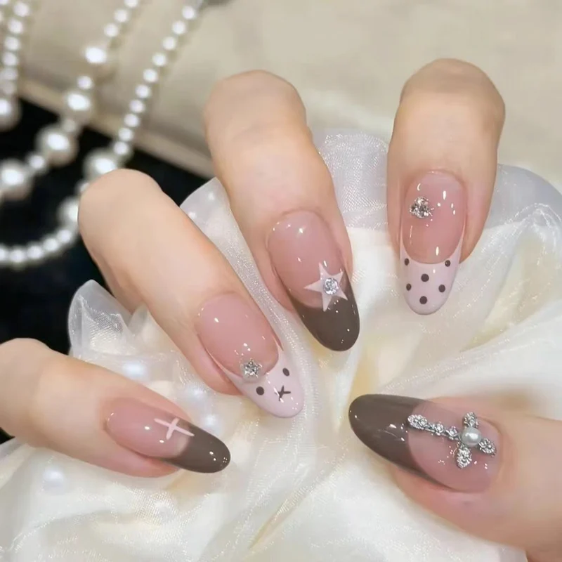 Dekorative Stiletto-Nagelspitzen