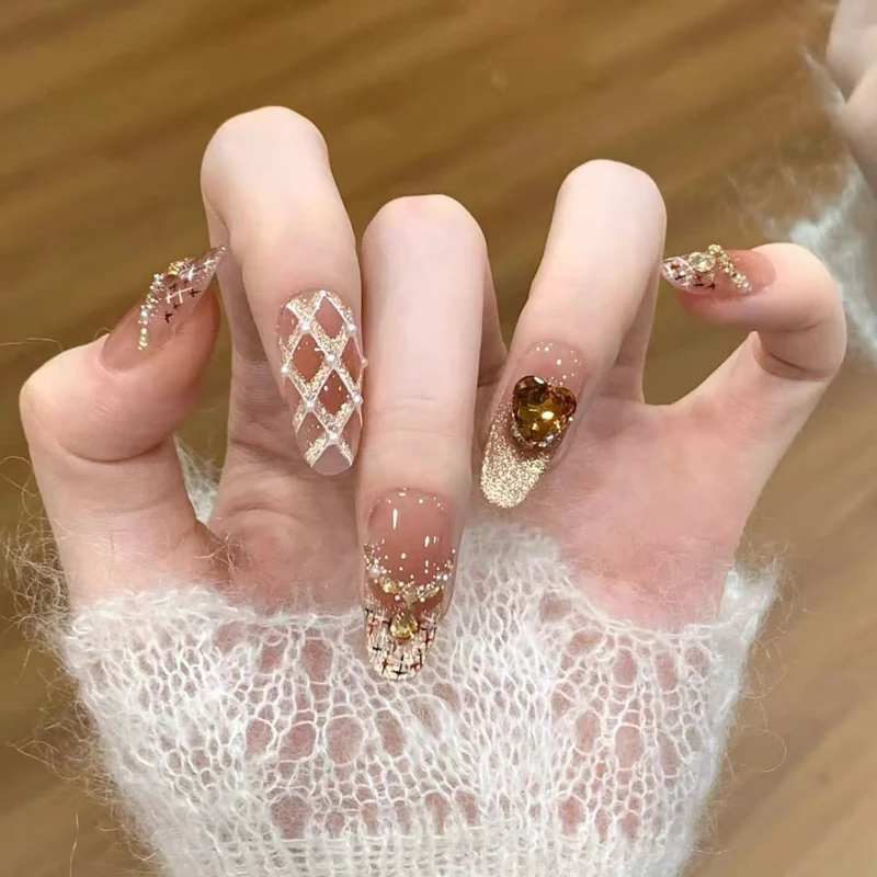 Dekorative Nagelverstärkungen