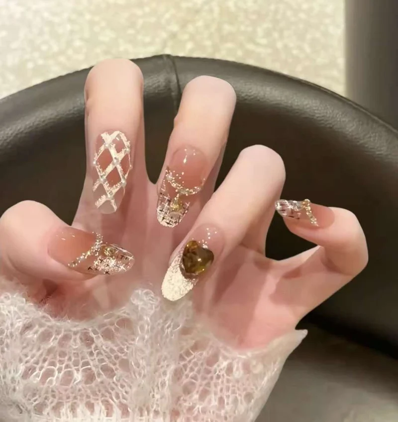 Dekorative Nagelverstärkungen