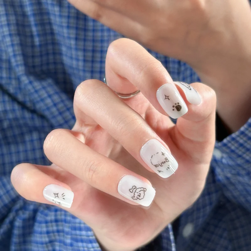 Dekorative Nagelkunst