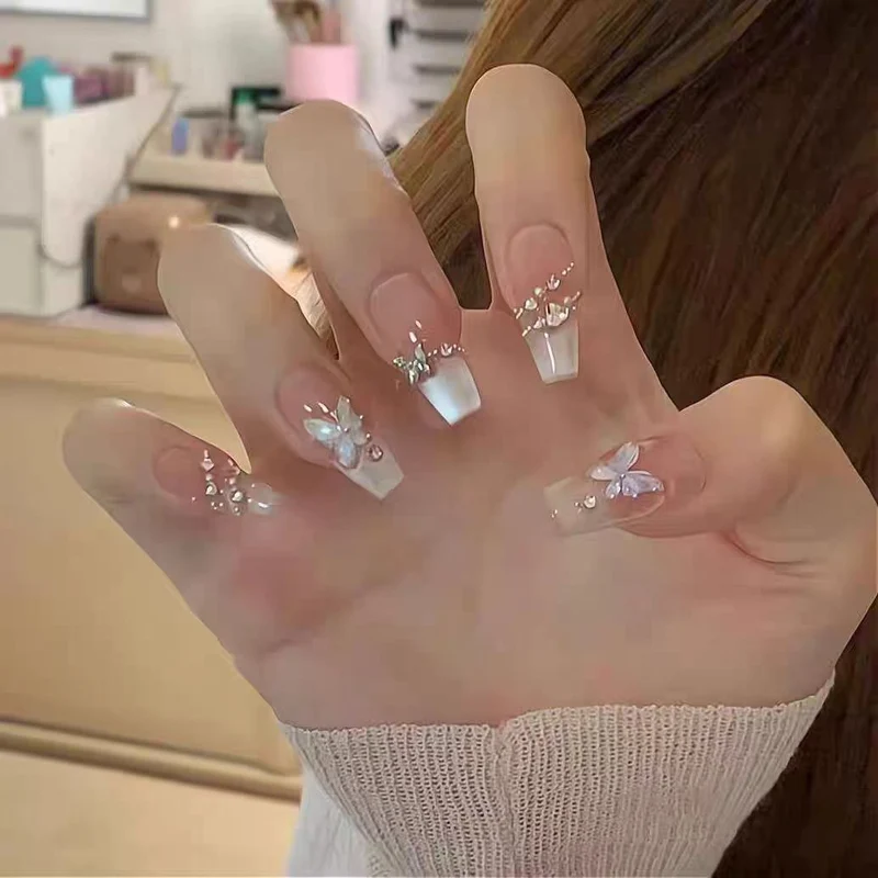 Dekorative Nagelkunst