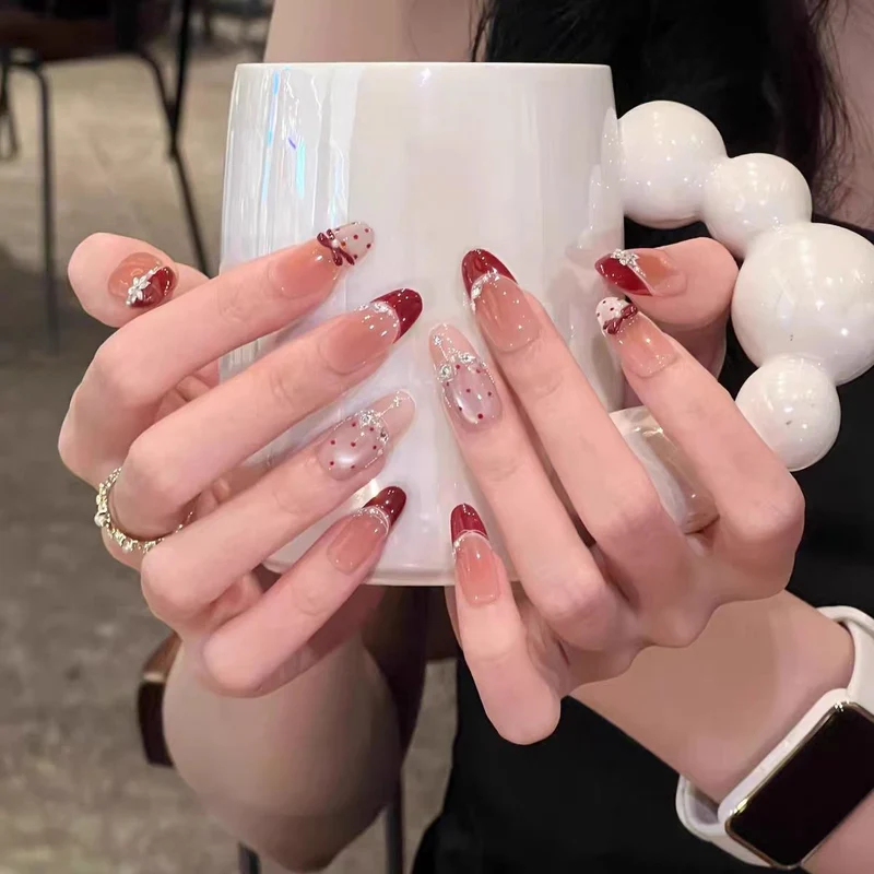 Dekorative Gel-Nagelkunst-Erweiterungen