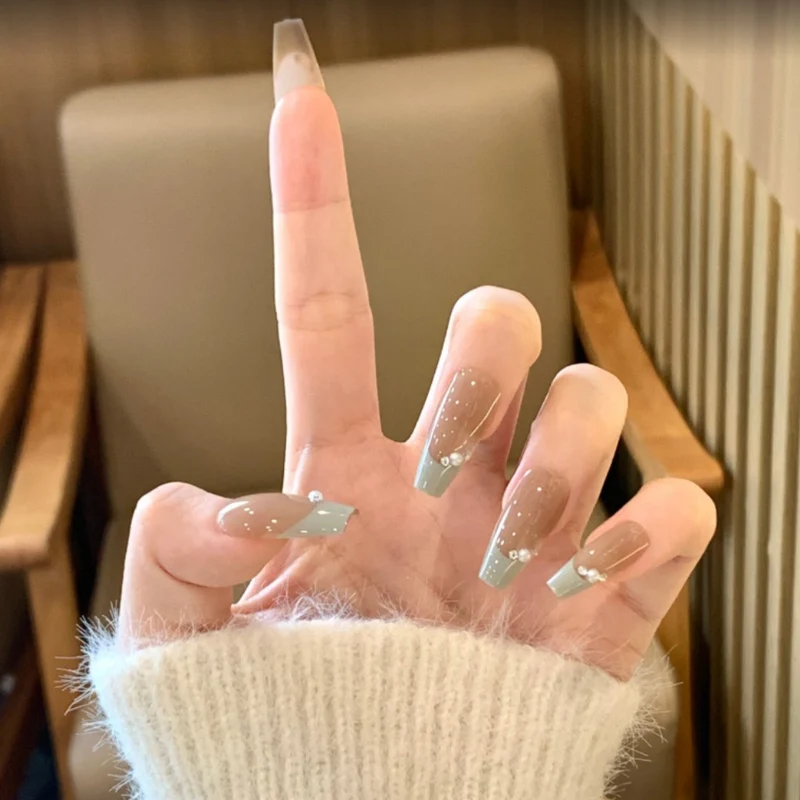 Dekorative Blumennagelkunst Tipps