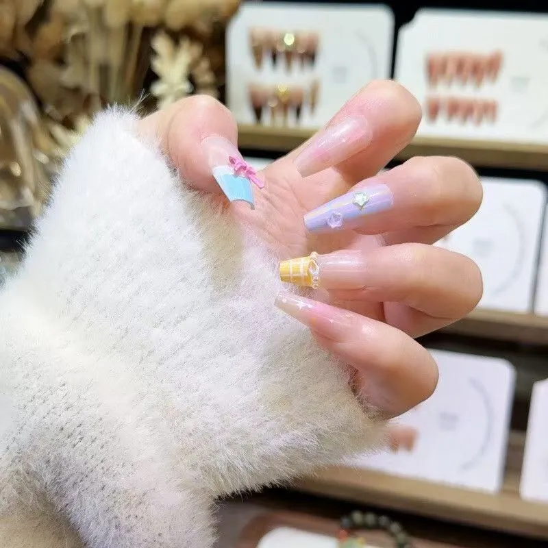 Dekoratives florales Nagelkunst-Set