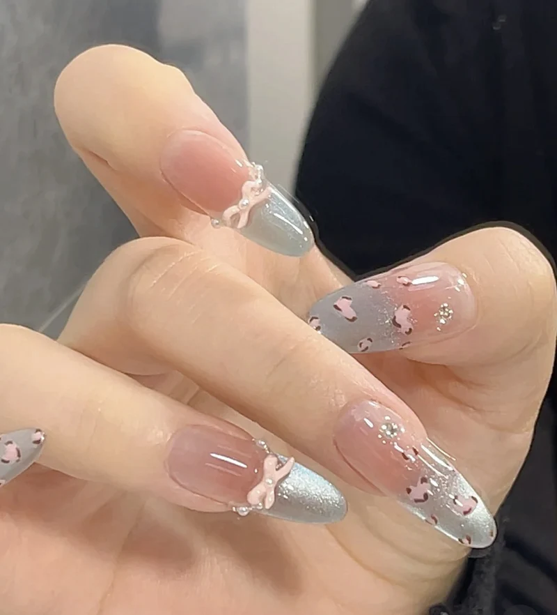 Dekoratives florales Nagelkunst-Set