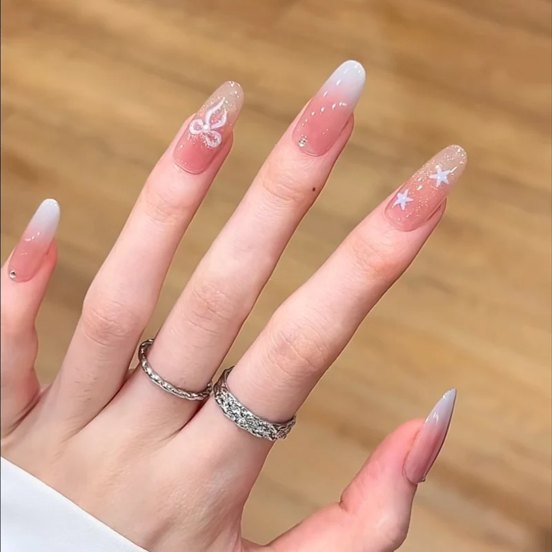 Dekoratives florales Nagelkunst-Set