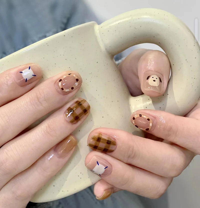 Dekorativer Schmetterlings-verzierter Press-On Nagelset