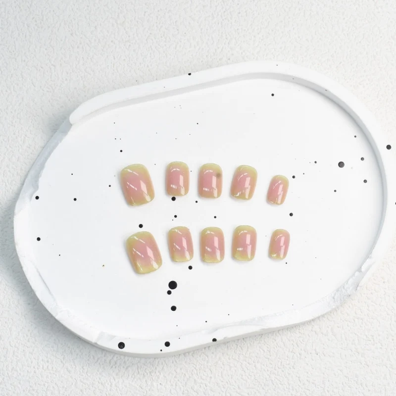 Dekorativer Schmetterlings-verzierter Press-On Nagelset