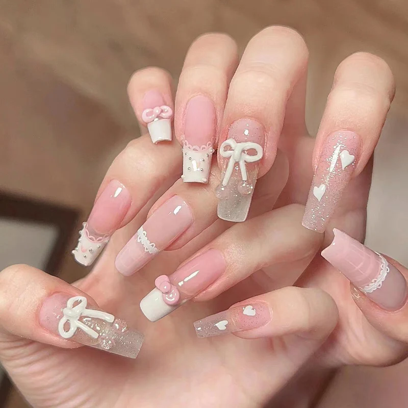 Dekorativer Schmetterlings-verzierter Press-On Nagelset