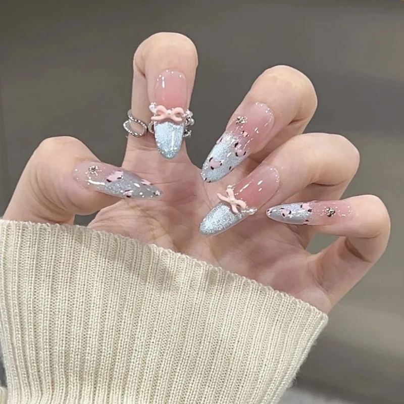 Dekorative künstlerische Nagelspitzen