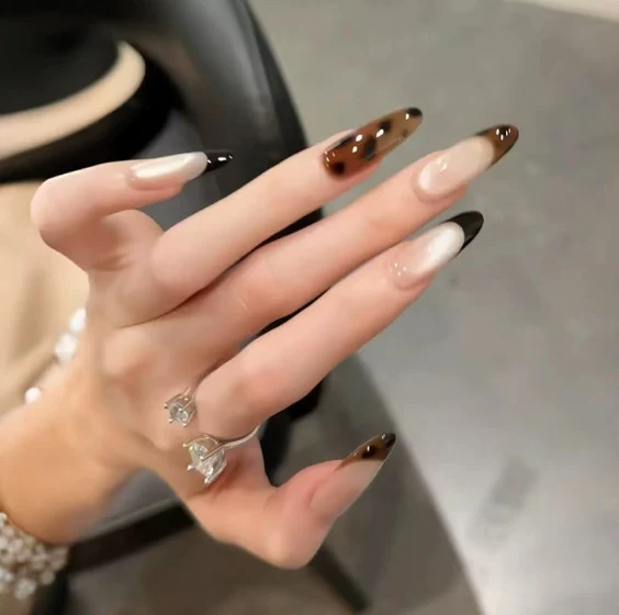Dekorative 3D Glitzer Stiletto Nagelverstärkungen