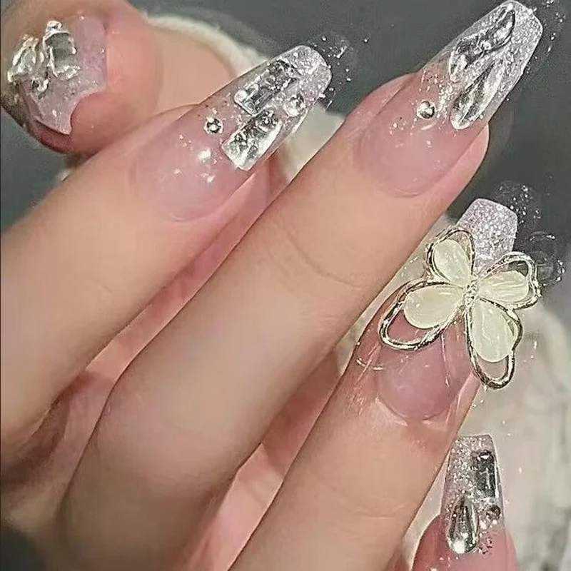 Künstlerische Stiletto-Nagelverlängerungen
