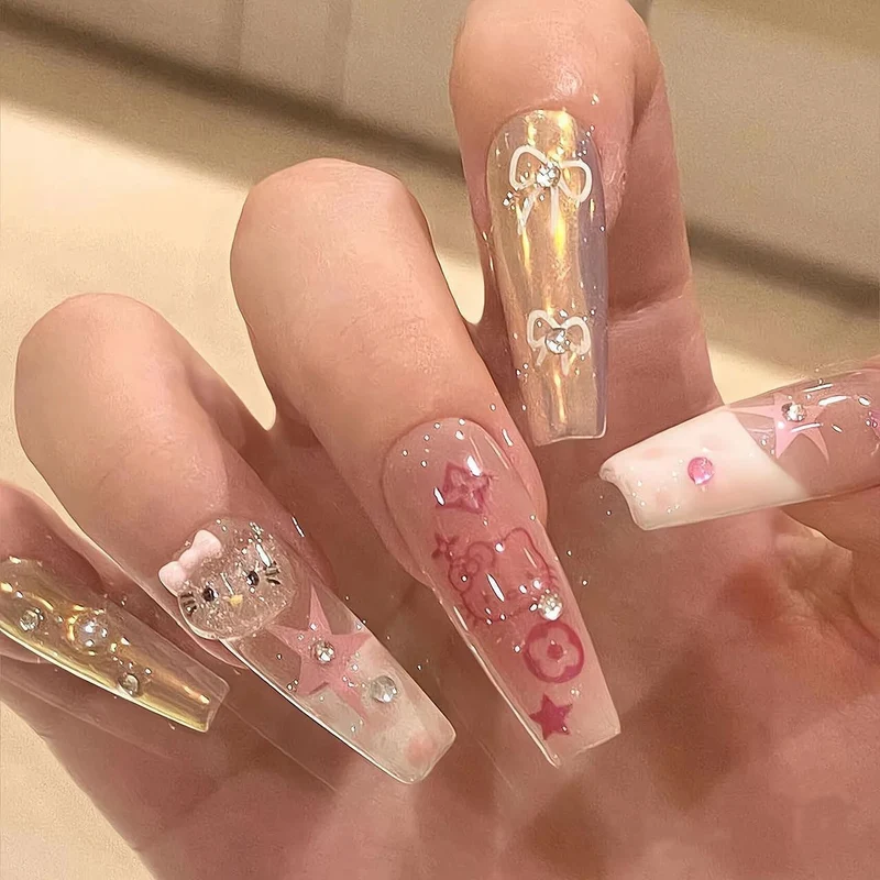 Künstlerische Stiletto-Nagelverlängerungen