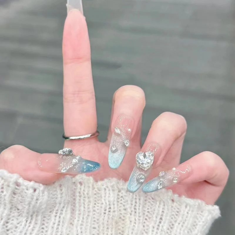 Künstlerische Stiletto-Nagelverbesserungen
