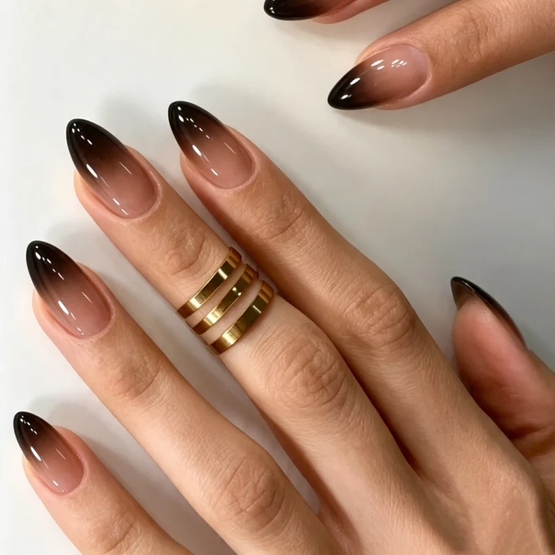 Künstlerische Ombre Stiletto Nagelverlängerungen
